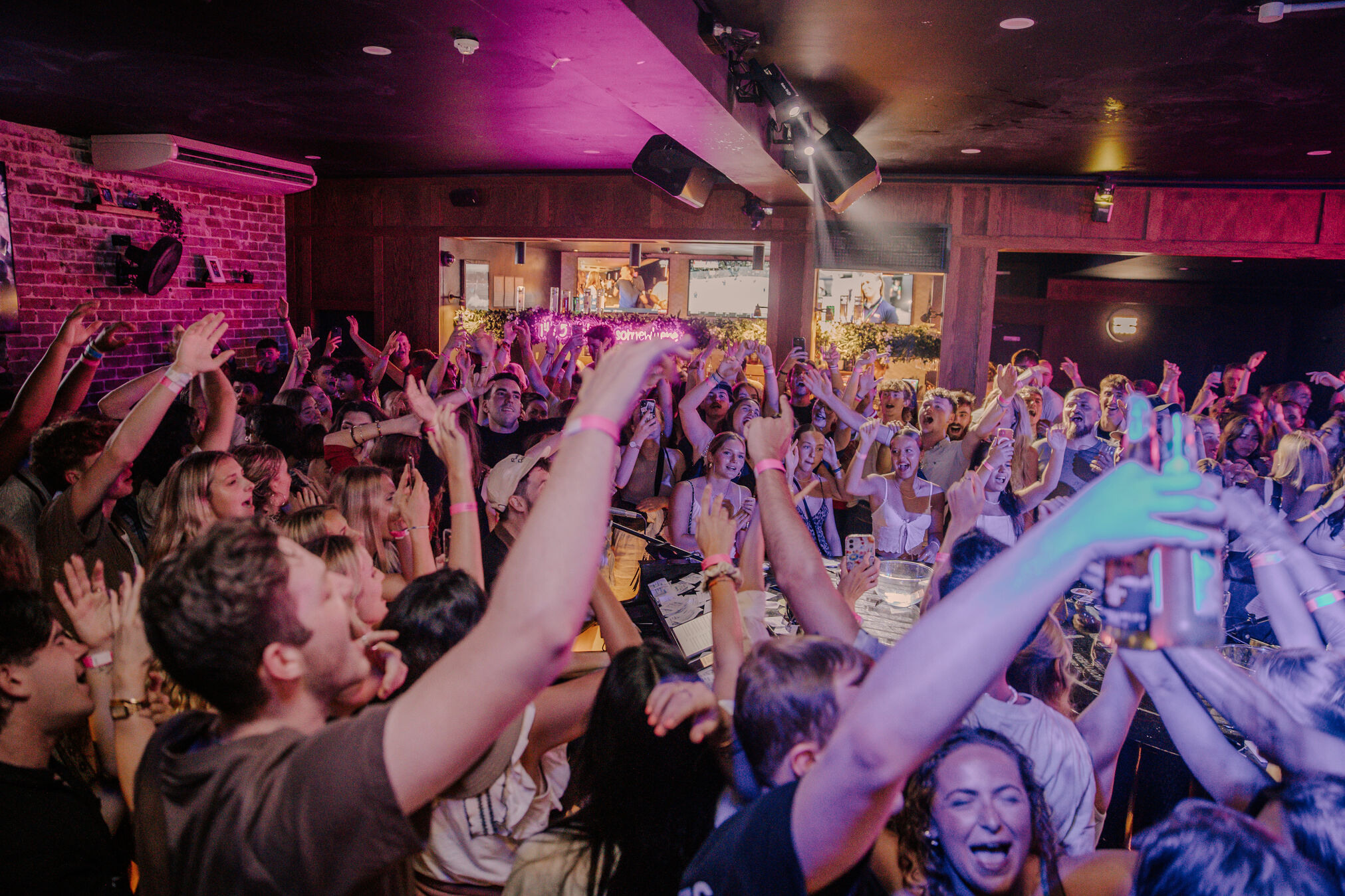 Dueling pianos Great Northern Byron Bay